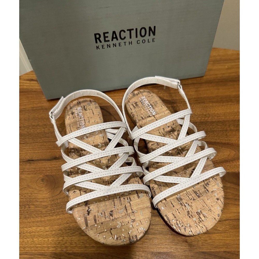 Kenneth Cole REACTION Girls White Patent DAYLO‎ Gladiator Sandals, Sz 4 NIB